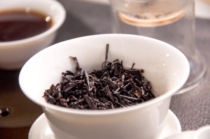 Il mattone medio del tè dell'unità di elaborazione Erh di fermentazione per l'aiuto riduce le tossine corporee
