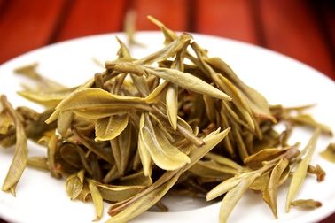 Porcellana Urina uniformemente il tè di Huangshan Maofeng, tè verde di Mao Feng dello Shan di Huang di verde giallastro fornitore